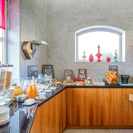 Ibis Hotel 2*