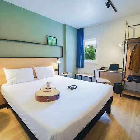 Ibis Hotel 2*