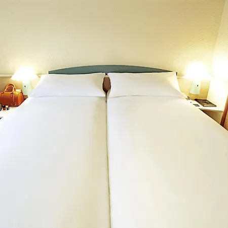 Ibis Отель 2*