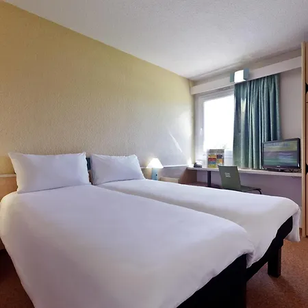 Ibis Отель 2*