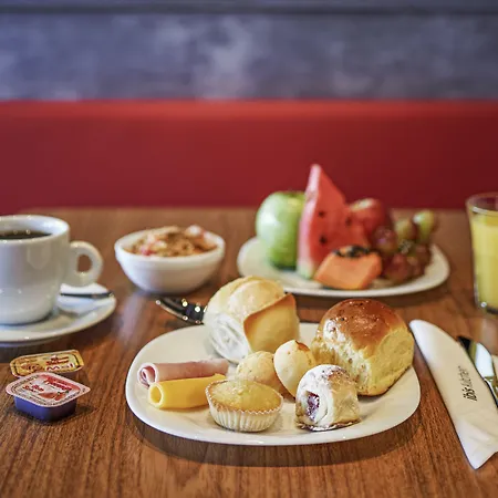 Ibis Гимарайнш