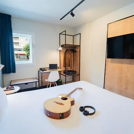 Ibis Hotel 2*