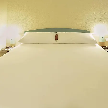 Ibis Отель Гимарайнш