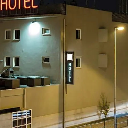 Ibis Hotel 2*