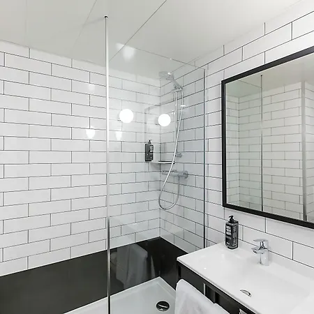 Ibis Hotel 2*