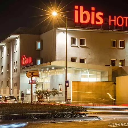 Ibis Отель Гимарайнш