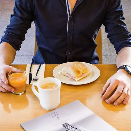 Ibis Отель Гимарайнш