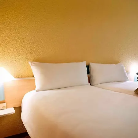 Ibis Hotel 2*